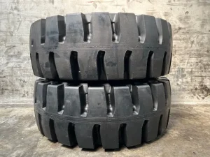 17.5R25 DYNAMAXX (MAXAM) LUG TRAC ☆☆ K 182/A2 TL (L5)