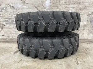 10.00-20 TIRON SUPER HEAVY LUG 5% D'USURE 14PR TT SET