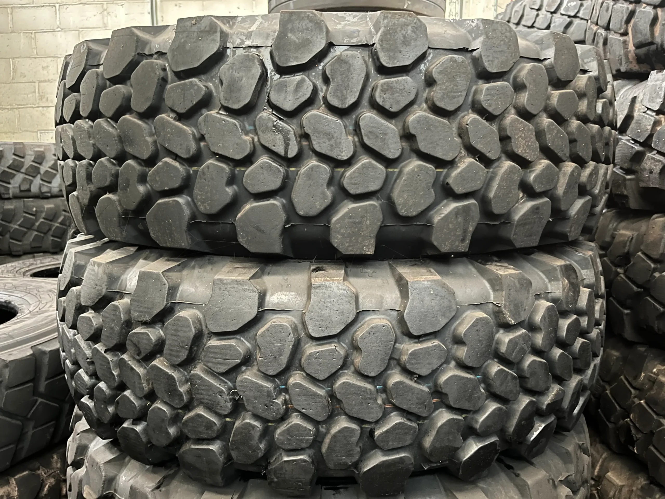 12.5R20 (335/80R20) CONTINENTAL MPT81 147K OCCASION 10/20% D'USURE TL